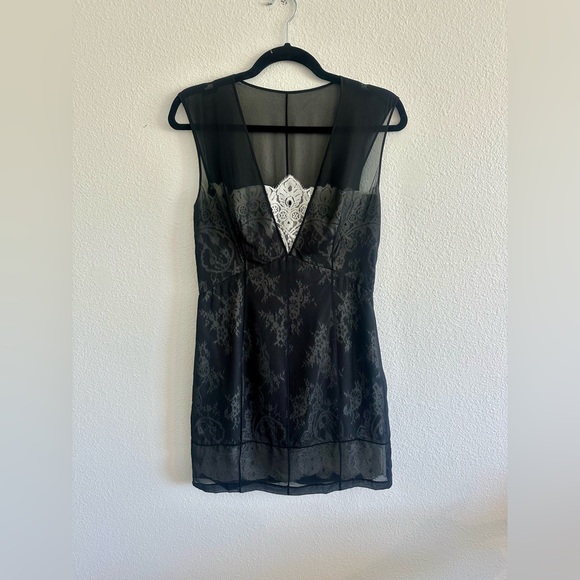 Robert Rodriguez Black Lace Mini Dress - Picture 2 of 15